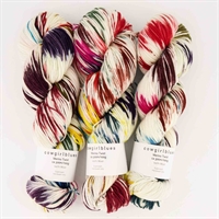 16 Cape Carneval, Merino Twist fra COWGIRLBLUES